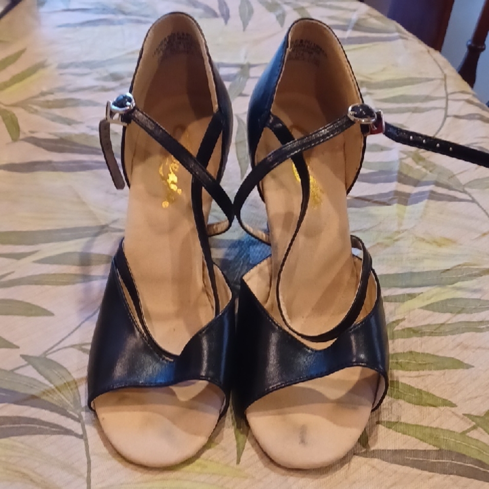 Capezio Dance Black Sandal sz 7.5